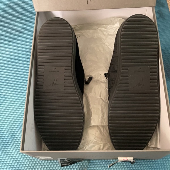 I am sellx my Giuseppe Zanotti All black Sneakers - Picture 8 of 9